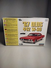 1997 Lindberg 1967 Olds 442 W-30 1/25 Model Car Kit Open Box with Sealed Bags