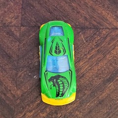 GREENBRIER SUNTOYS 9891 GREEN BLUE & YELLOW DIECAST 2 3/4″ CAR W/ COBRA SNAKE