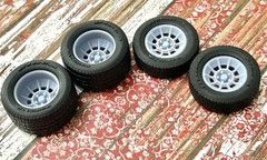 1/24 Scale: 15-inch “Amer. Racing Vector” Resin Wheels W/ Wide Rear Tires￼