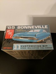 AMT 1965 Pontiac Bonneville Sport Coupe 3’n1 1260 1:25 Plastic Model Kit NEW