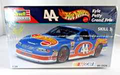 Revell Monogram NASCAR Kyle Petty #44 Hot Wheels Pontiac Grand Prix