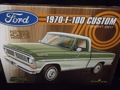 Moebius 1228 — 1970 Ford F-100 Custom Short Bed 1:25
