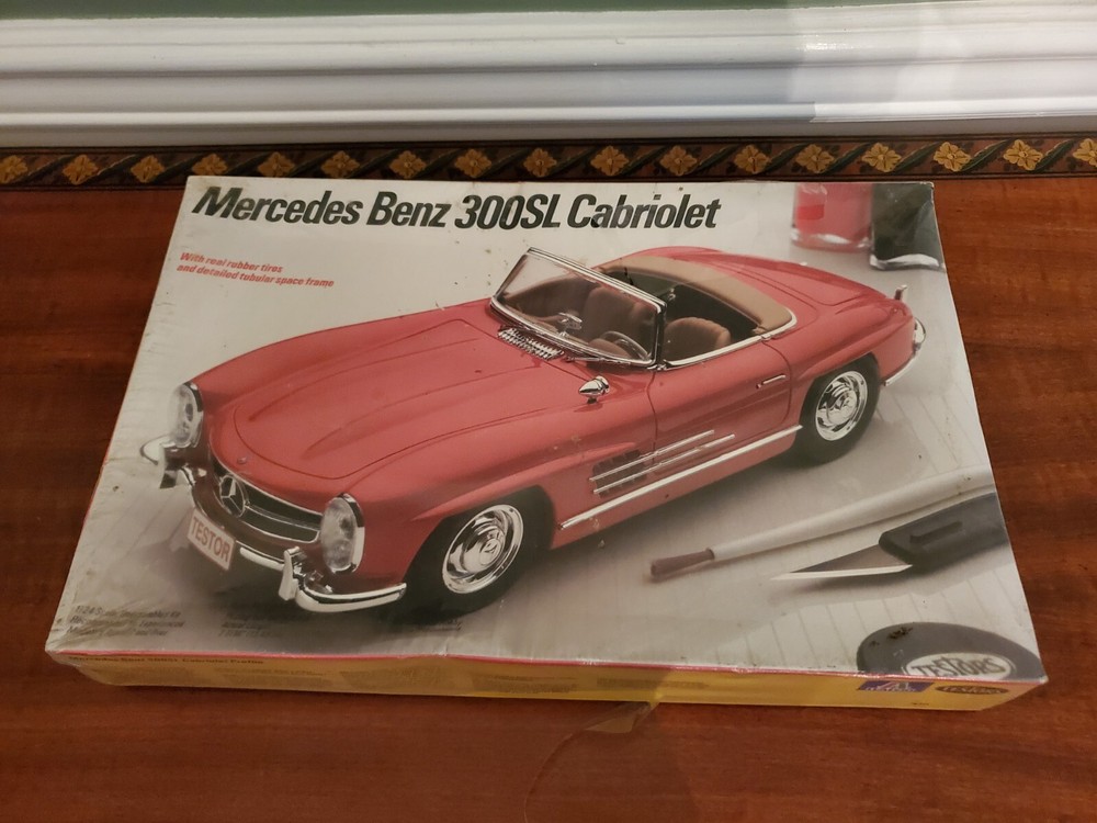 TESTORS ITALERI MERCEDES BENZ 300SL CABRIOLET 1:24 SCALE MODEL KIT- SEALED BOX