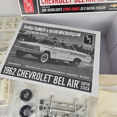 AMT 1962 Chevrolet Bel Air Super Stock 409 1/25 Scale Plastic Model Kit
