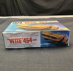 Palmer 1973 VETTE / Corvette 454 Convertible Model Kit 7311-100 Incomplete!!