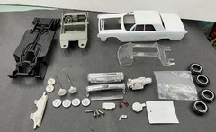 AMT 6423 1963 Lincoln Continental Hardtop Builder Annual Vintage KIT 1/25 McM