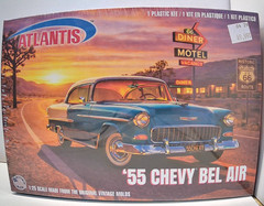 Atlantis (Revell) 1374 1955 Chevrolet Bel Air 2 in 1 plastic model car kit 1/25