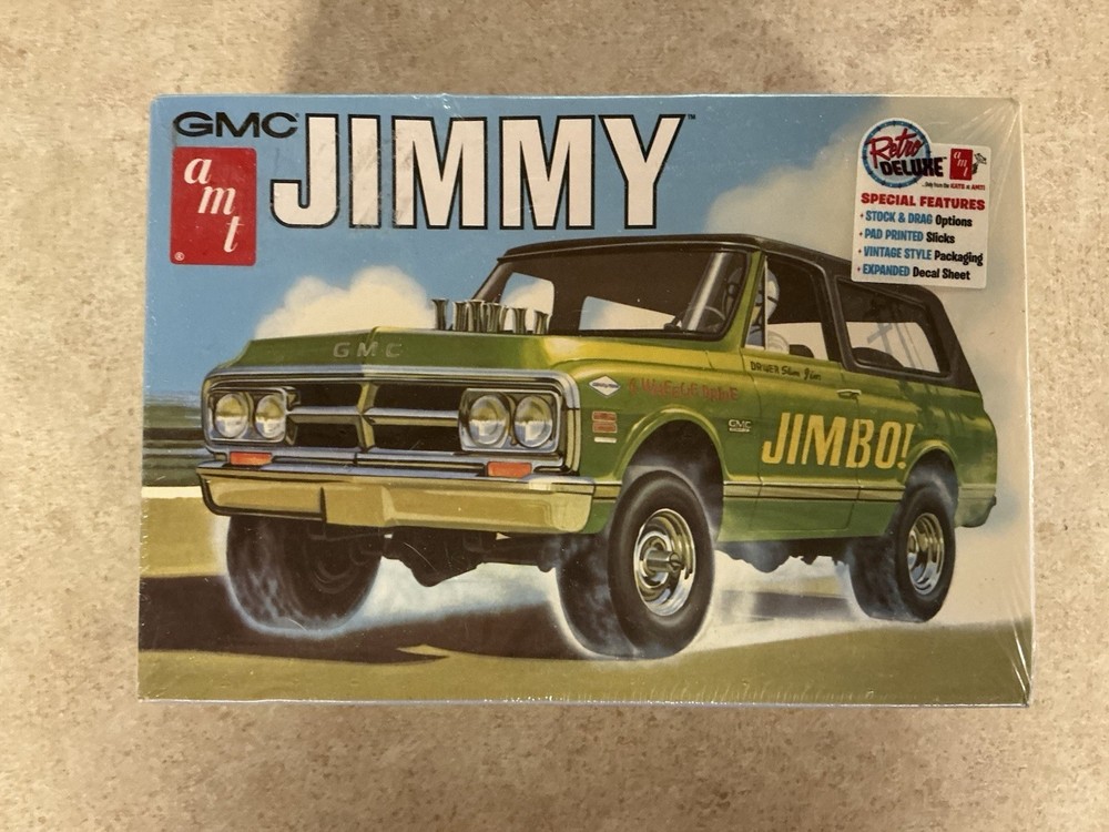 AMT 1/25 Scale AMT1219 1972 GMC Jimmy Model Kit