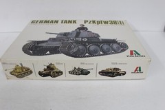 ITALERI GERMAN TANK PZKPFW 38 Model Kit 1/35 Scale No 212 ~ Vintage Italy MD376