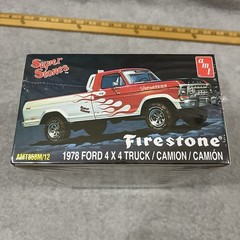 AMT Round 2 1978 Ford 4×4 Truck Firestone Super Stones 1/25 Model Kit AMT858M/03