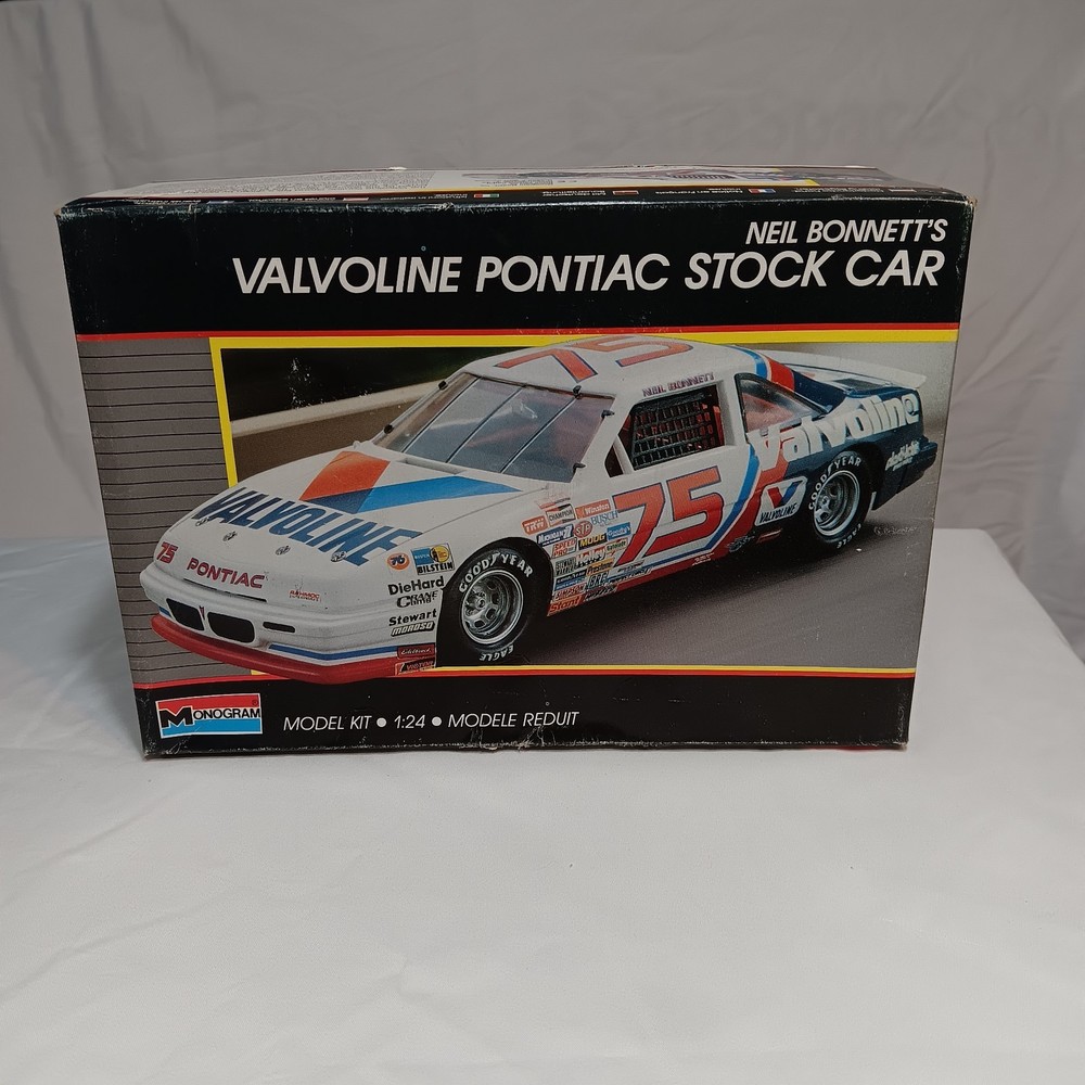 Monogram 1/24 Neil Bonnett’s Valvoline Pontiac Stock Car NASCAR Open Complete