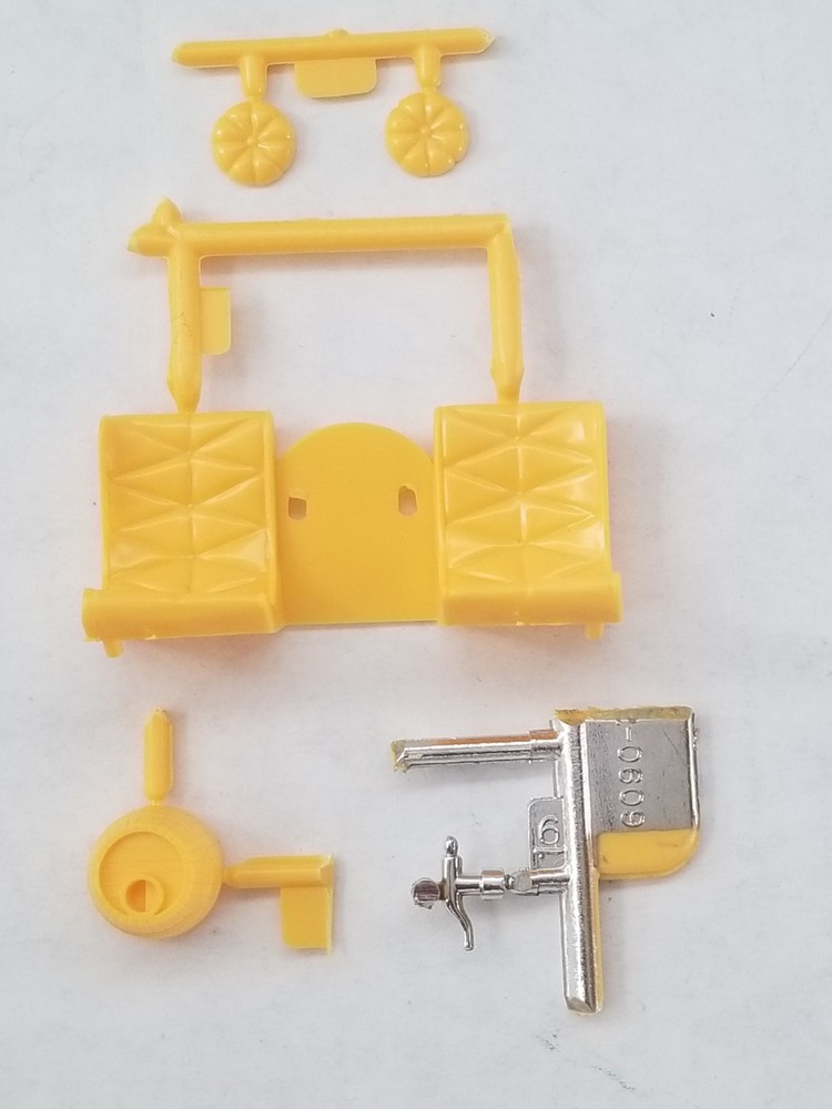 SEATS , SPIGOT , CASK & HEADRESTS for Beer Wagon Monogram Revell 1:24 Model Kit