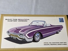 AMT 1/25 SCALE ’62 FORD THUNDERBIRD 2 IN 1 CUSTOMIZING KIT FACTORY SEALED 2011