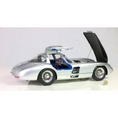 Le Grand #LE102 1/8 MERCEDES-BENZ 300 SLR UHLENHAUT COUPE