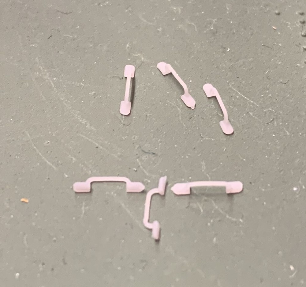 1/35 1950s US Vehicle Footmans (Tiedown) Loops (50)