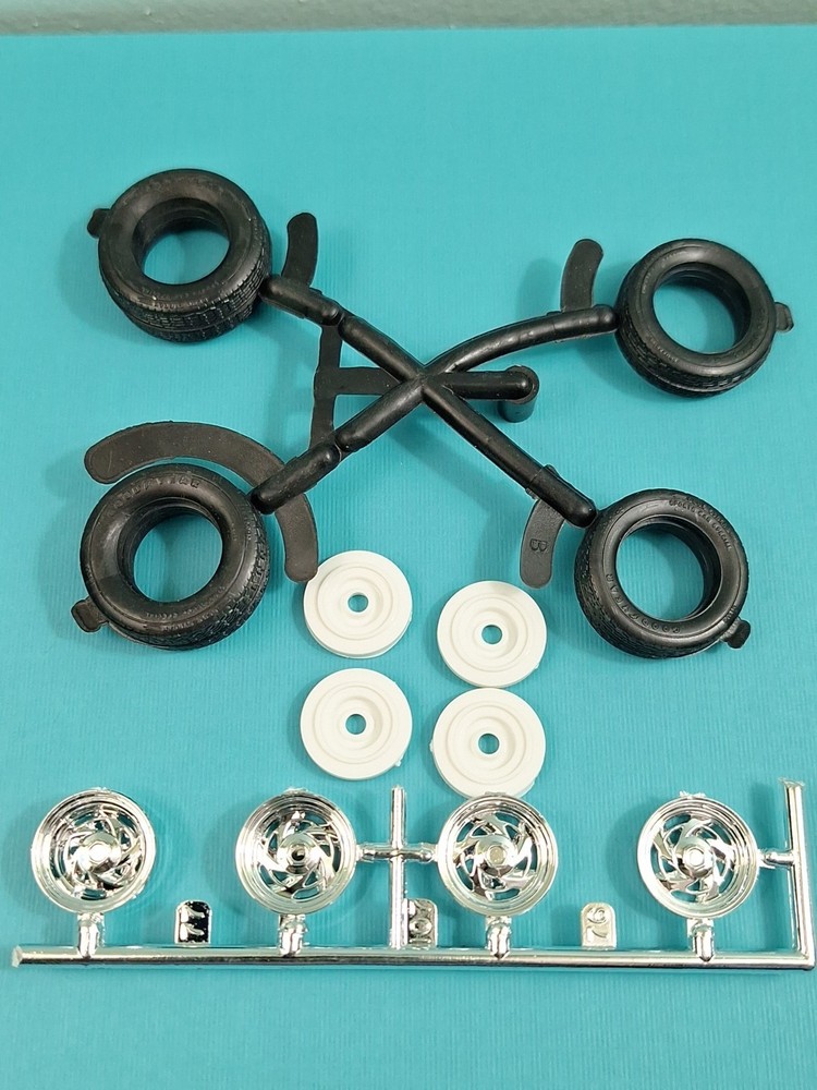 Revell AMT Ertl Monogram MPC 1/24 Scale Custom Chrome Wheels & Tires Street Rod
