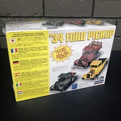 Lindberg 1934 Ford Pickup Build 3 Ways 1:25 Model Kit #72157 NEW SEALED Box Bent