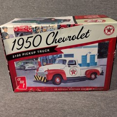AMT 1950 Chevrolet 3100 Pickup Truck Model 1/25 Scale Texaco Version Complete