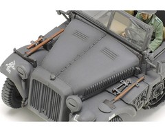 Tamiya 1/35 German 1T Half-Track Sd.Kfz 10 Plastic Model Kit TAM37016