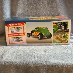 Hot Wheels AMT 1932 Ford Phantom Vicky 1:25 Hot Rod Model Kit Mustang V8 Custom