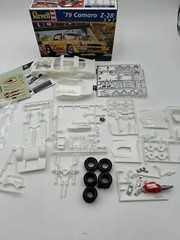 Revell ’79 Camaro Z-28 3 n’ 1 Model Car Kit Super Rare Made In 2003