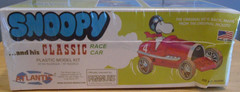 ATLANTIS #M6894 SNAP TOGETHER SNOOPY AND HIS CLASSIC RACE CAR NEW IN DAMAGED BOX