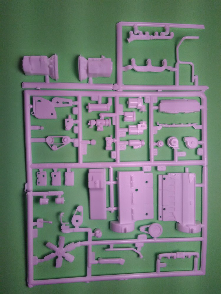 AMT Autocar DC-9964B Dump Truck 1/25 Cummins 6 cylinder diesel engine motor part