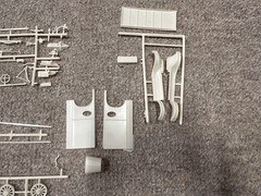 AMT Budweiser 1923 T Delivery Van #2401 1:25 Model Kit (unbuilt / missing 1 lens