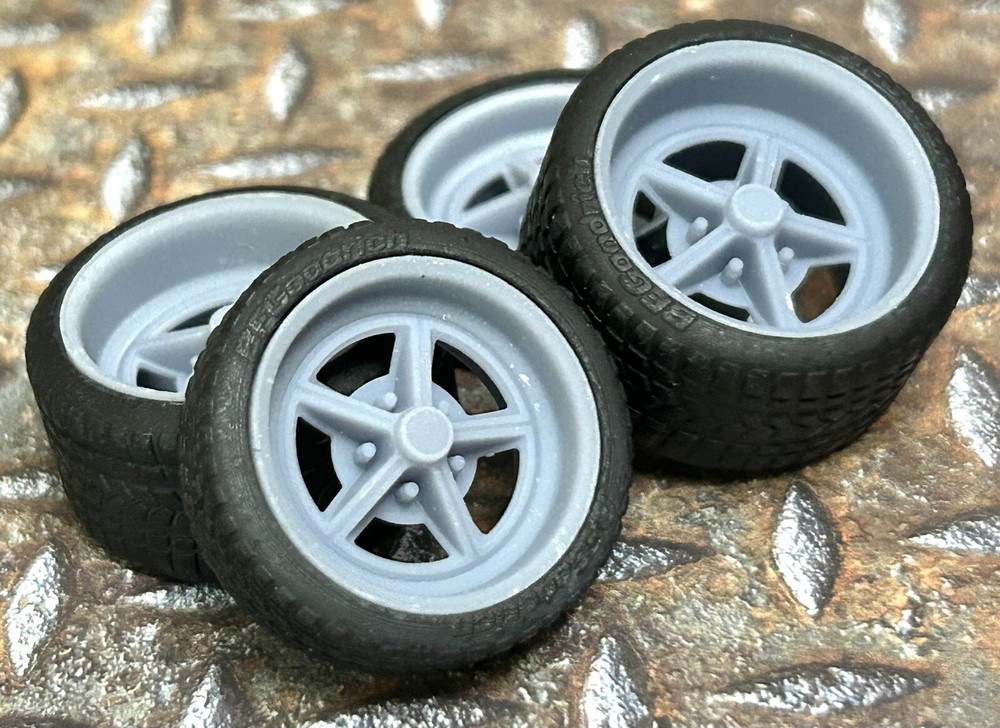 1/24 Scale: 21/20 Inch “Shelby GT350 Magstar” Wheels W/ Wide Rear Street Tires