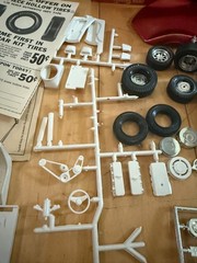 VTG 1967 MPC Mako Shark Mark IV 427 Model Kit Unassembled 1960s USA + Extras