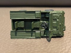 1/87 HO scale Soviet LuAZ-967 4×4 Amphibious Utility Vehicle / Ambulance