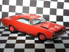 PRO BUILT AMT 1/25 HEMI ORANGE 1968 426 HEMI ROAD RUNNER STREET RACER-DETAILED!!