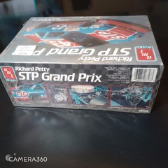 AMT Ertl Richard Petty STP Grand Prix #43 1/25 Model Kit #6728 Sealed 1990s