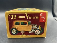 AMT MODEL KIT 1932 FORD VICTORIA VICKY 2432-150 Rare Kit