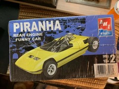 AMT Ertl Piranha Rear Engine Funny Car 1/25 Scale Plastic Model Kit c2005