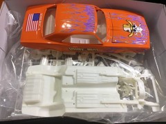 AMT ’68 CAMARO Z/28 UNASSEMBLED MODEL KIT 1:25 W/ PRE-PAINTED BODY