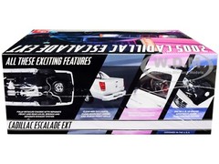 SKILL 2 MODEL KIT 2005 CADILLAC ESCALADE EXT 1/25 SCALE MODEL BY AMT AMT1317