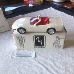 AMT ERTL Chevrolet America’s Cup Corvette Artic White/Red Inter #8923 w/BOX