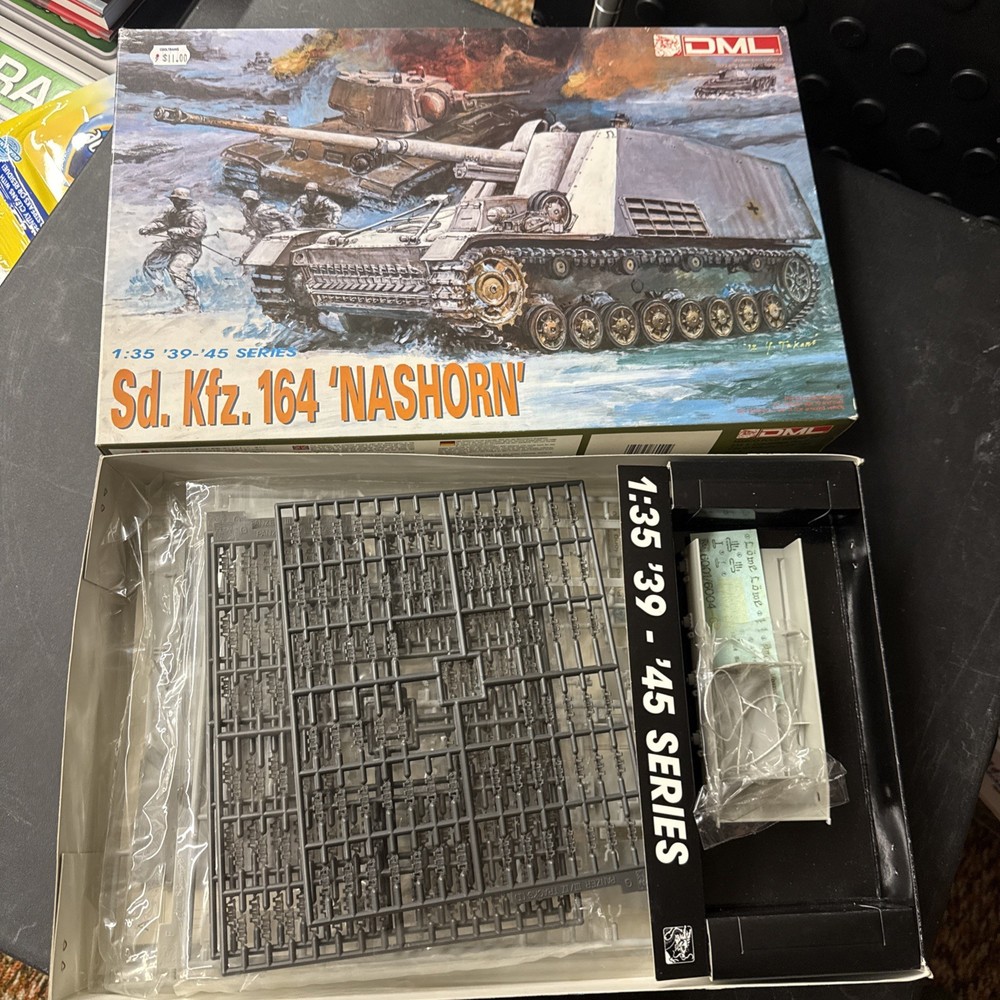 Shanghai Dragon Sd.Kfz.164 Nashorn 1:35 6001 UNBUILT
