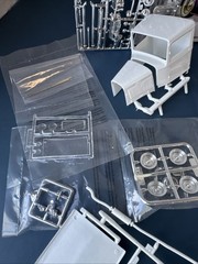 ✨SKILL 2 MODEL KIT 1934 FORD PICKUP TRUCK 3-IN-1 “TROPHY SERIES” 1/25 AMT NIOB