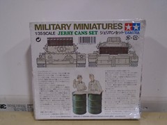TAMIYA #35026 1/35 SCALE MILITARY MINIATURES JERRY CANS SET NEW IN DAMDED BOX