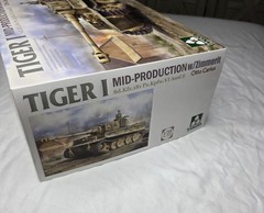 TAKOM Tiger I 1/35 Mid-Production Zimmerit and Limited Otto Carius Figure NEW