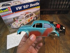 Custom Built REVELL MONOGRAM VW ‘60s VOLKSWAGEN BEETLE 1:25 Model Car #85-7143