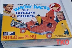 MPC Wacky Races The Creepy Coupe car Snap Plastic Model Kit MPC936/12