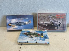Lot of 5 1/25 Scale Model Kit Cars AMT 940 Ford Coupe Monogram Buick Charger