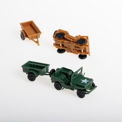 1:72 Scale Willys Jeep Model Kit – DIY Assembly for Historical Collectors