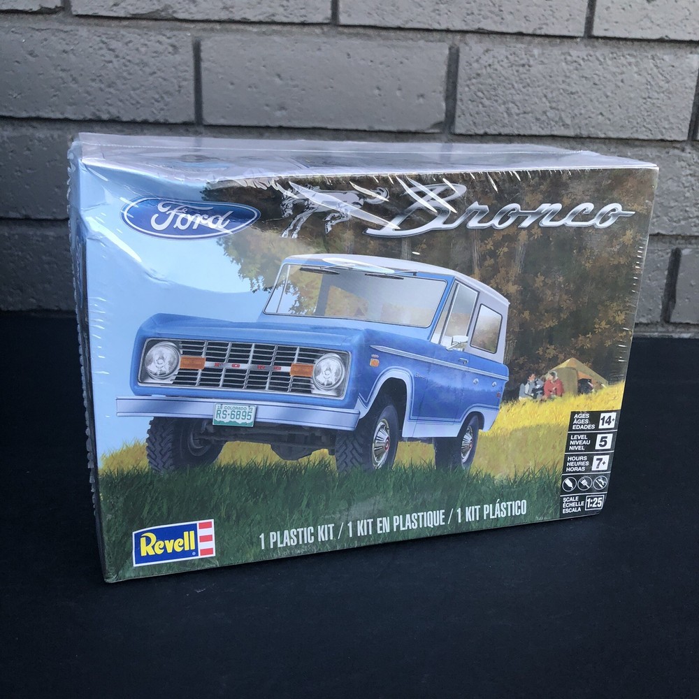 Revell Plastic Model Kit Ford Bronco 85-4320 1:25 Scale Bent Box See Photos