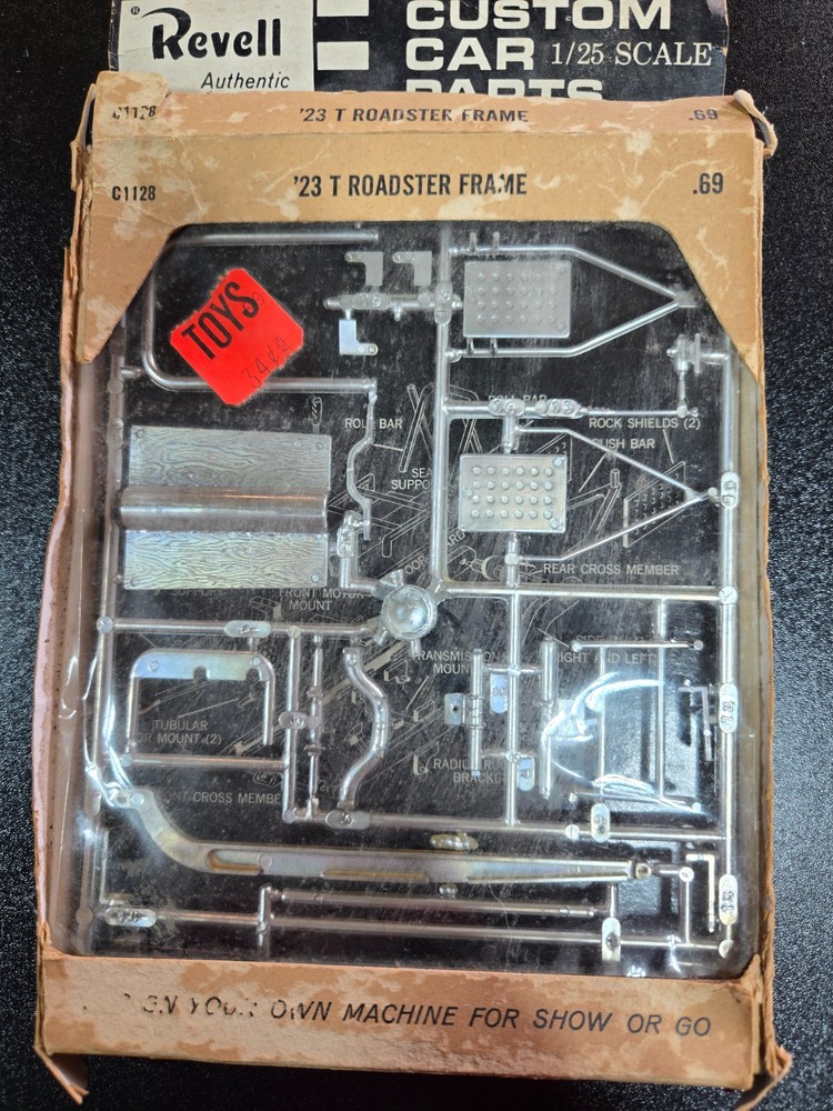 Vintage Revell Custom Car parts # C-1128 ’23 T Chrome Roadster frame complete