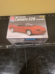 AMT ERTL 1996 Chevrolet Camaro Z28 Convertible 1:25 Scale Model Kit Red
