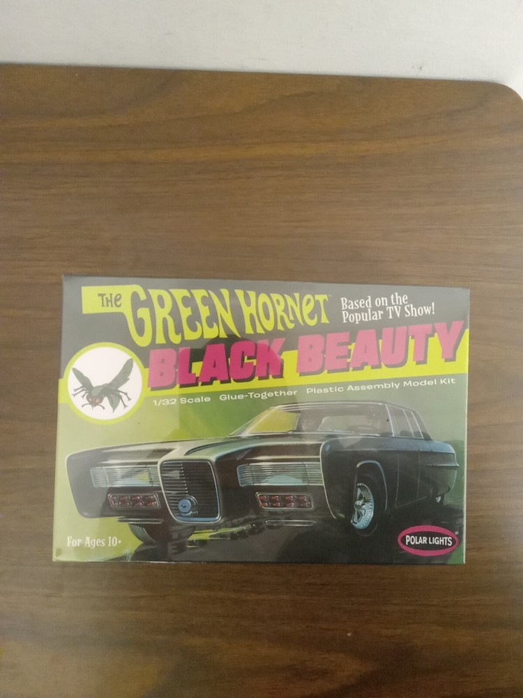 The Green Hornet Black Beauty Polar Lights 1/32 Scale Model Kit